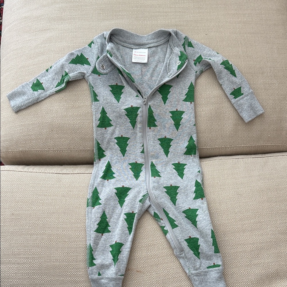 Hanna Andersson Gray and Green Tree Print Footie